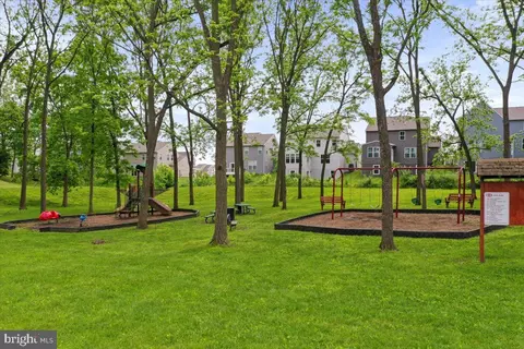 View/Area - 462 Oak Lee Dr, Ranson, WV 25438 photo 5 of 7