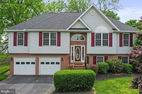 Exterior - 462 Oak Lee Dr, Ranson, WV 25438 photo 11 of 14