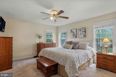 Bedroom - 462 Oak Lee Dr, Ranson, WV 25438 photo 1 of 5