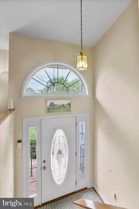 Entry Way - 462 Oak Lee Dr, Ranson, WV 25438 photo 4 of 4