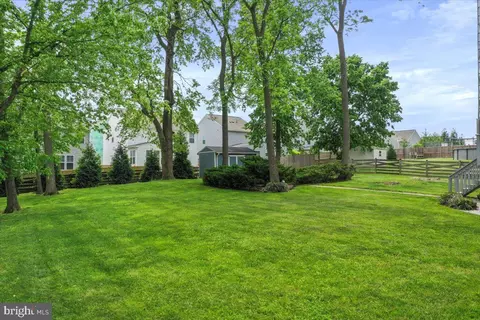 Exterior - 462 Oak Lee Dr, Ranson, WV 25438 photo 5 of 14
