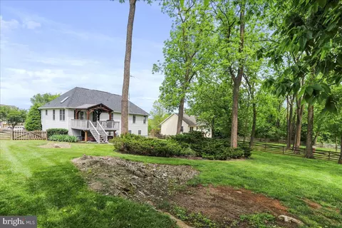 Exterior - 462 Oak Lee Dr, Ranson, WV 25438 photo 10 of 14