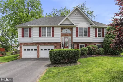 462 Oak Lee Dr, Ranson, WV 25438