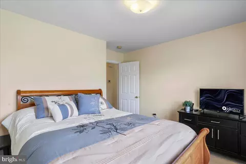 Bedroom - 462 Oak Lee Dr, Ranson, WV 25438 photo 2 of 5