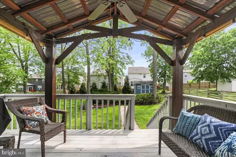 Exterior - 462 Oak Lee Dr, Ranson, WV 25438 photo 3 of 14