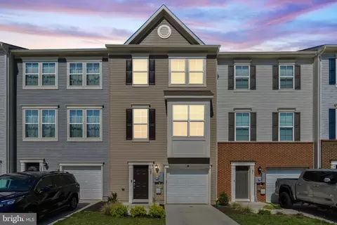 27 Isny Ct, Charles Town, WV 25414