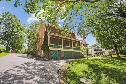 501 Park Row Pl, Harpers Ferry, WV 25425