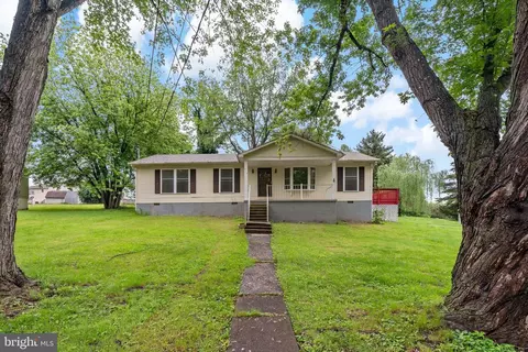 515 E 10th Ave, Ranson, WV 25438