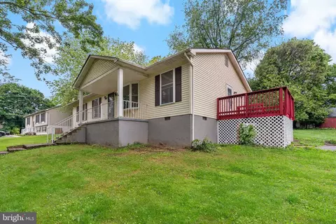 515 E 10th Ave, Ranson, WV 25438 photo 32