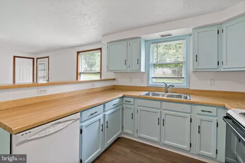 515 E 10th Ave, Ranson, WV 25438 photo 12