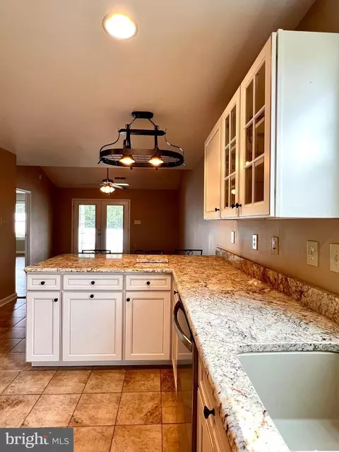 492 Thumper Dr, Ranson, WV 25438 photo 6