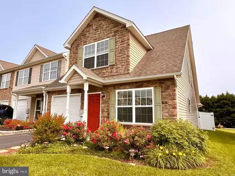 492 Thumper Dr, Ranson, WV 25438 photo 2