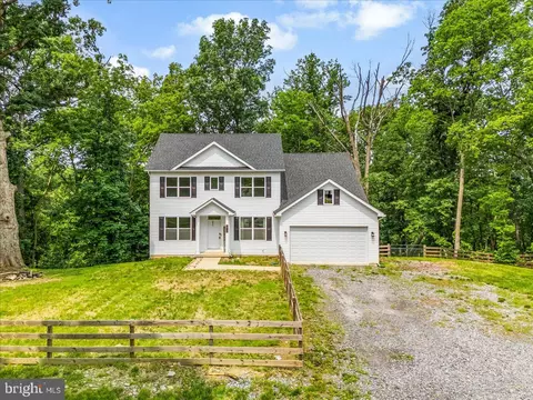 163 Hyde Park Ln, Charles Town, WV 25414