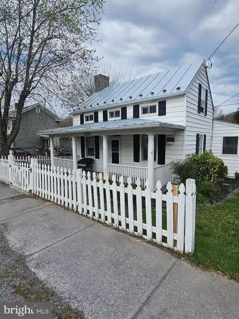 1536 W Washington St, Harpers Ferry, WV 25425