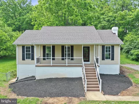360 New Meadow Dr, Kearneysville, WV 25430