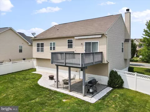 136 Mountain Laurel Blvd, Ranson, WV 25438 photo 2