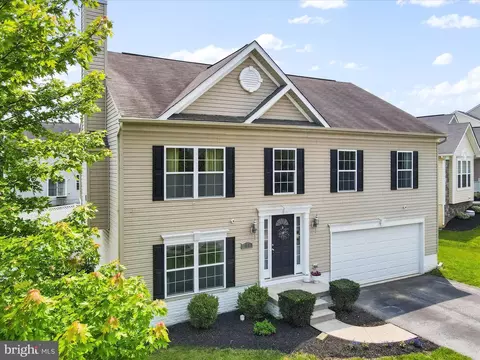 136 Mountain Laurel Blvd, Ranson, WV 25438 photo 3