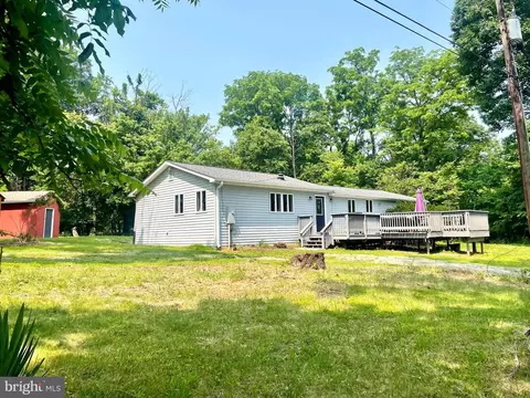 33 River View Dr, Harpers Ferry, WV 25425