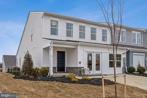 216 Olympus Rd, Charles Town, WV 25414