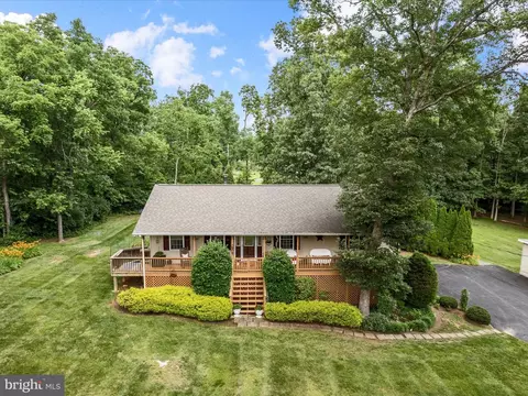 1360 N Childs Rd, Kearneysville, WV 25430