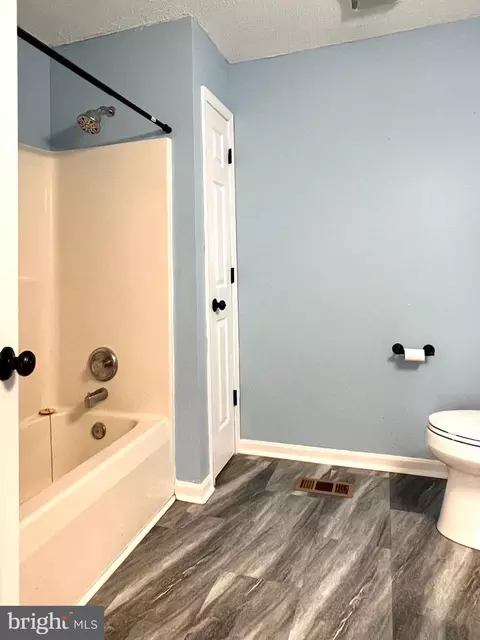 Bath - 179 Robelei Dr, Ranson, WV 25438 photo 3 of 3