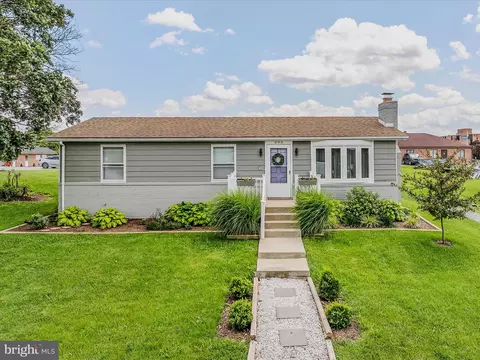 202 E 6th Ave, Ranson, WV 25438