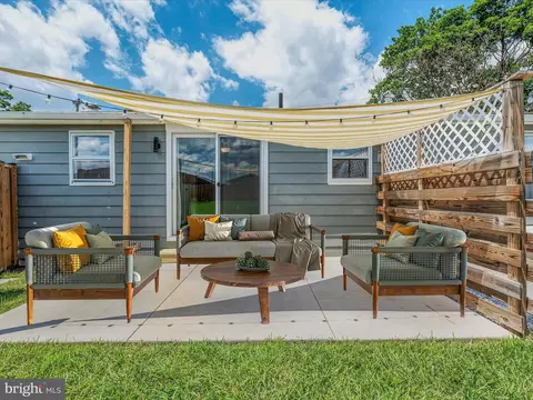 Exterior - 202 E 6th Ave, Ranson, WV 25438 photo 5 of 10