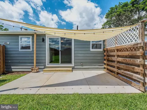 Exterior - 202 E 6th Ave, Ranson, WV 25438 photo 6 of 10