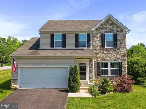 165 Killian Ln, Charles Town, WV 25414