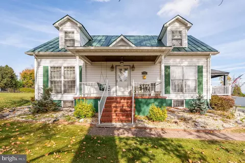 73 Belvedere Farm Ln, Charles Town, WV 25414
