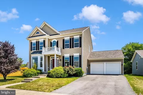 11 Butler St, Charles Town, WV 25414