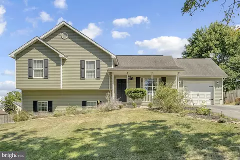 555 Oak Lee Dr, Ranson, WV 25438