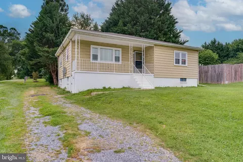 995 N Mildred St, Ranson, WV 25438 photo 2