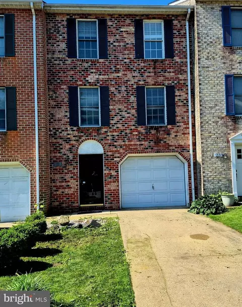 19 Stonewall Ct, Harpers Ferry, WV 25425