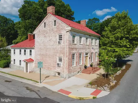301 E German St, Shepherdstown, WV 25443