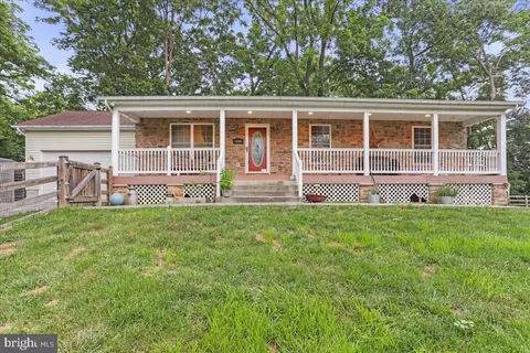 160 Shady Oak Ln, Kearneysville, WV 25430