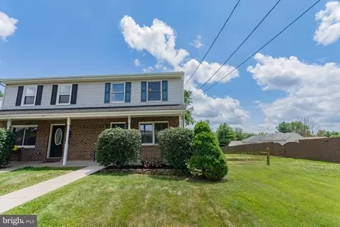Exterior - 304 E 12th Ave, Ranson, WV 25438 photo 4 of 21