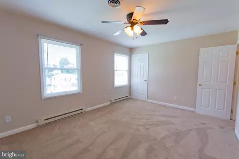 Bedroom - 304 E 12th Ave, Ranson, WV 25438 photo 3 of 10