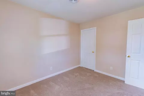 Bedroom - 304 E 12th Ave, Ranson, WV 25438 photo 9 of 10