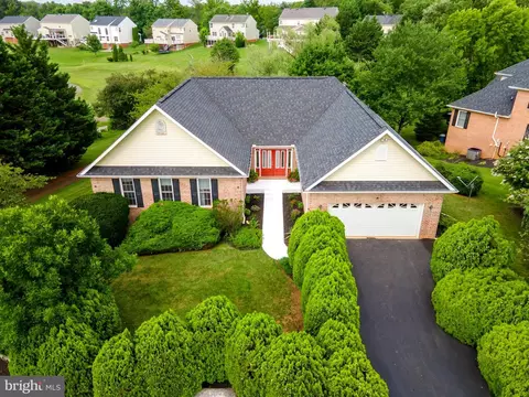 681 Turnberry Dr, Charles Town, WV 25414