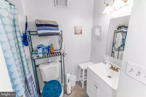 Bath - 207 Preston Pl, Ranson, WV 25438 photo 1 of 1