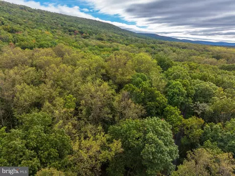 1 Highview Road, Harpers Ferry, WV 25425