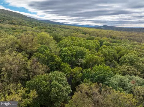 2 Highview Road, Harpers Ferry, WV 25425