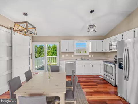 904 Oak Lee Dr, Ranson, WV 25438 photo 8