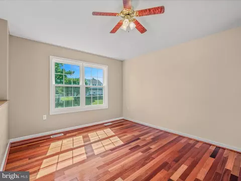 904 Oak Lee Dr, Ranson, WV 25438 photo 5