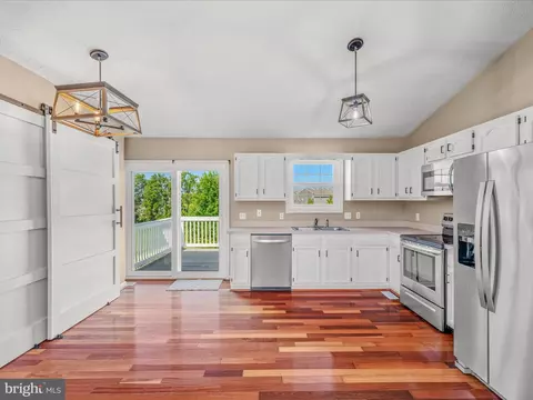 904 Oak Lee Dr, Ranson, WV 25438 photo 9