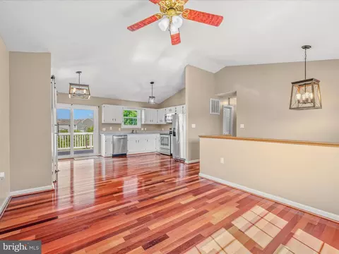 904 Oak Lee Dr, Ranson, WV 25438 photo 7