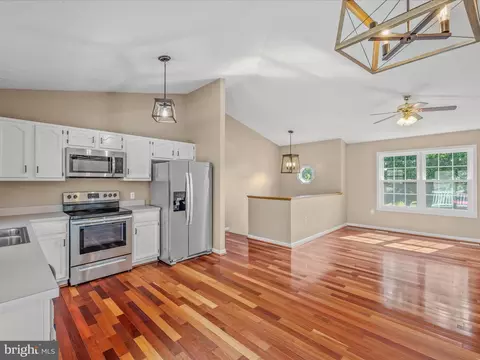 904 Oak Lee Dr, Ranson, WV 25438 photo 11