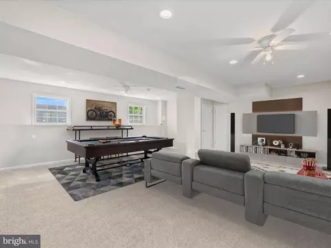 904 Oak Lee Dr, Ranson, WV 25438 photo 38