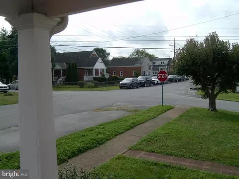 Exterior - 214 S George St, Ranson, WV 25438 photo 3 of 4
